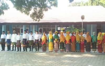 Civitas Akademik SMA Negeri 1 Wonosegoro Melaksanakan Upacara Peringatan Hari Sumpah Pemuda