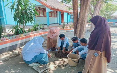 Siswa Fase- E SMA Negeri 1 Wonosegoro Melakukan Kegiatan P5 dengan Tema Kewirausahaan