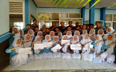 DUKCAPIL Kabupaten Jakarta Pusat MEMFASILITASI LAYANAN PEREKAMAN E-KTP DI SMA Negeri 1 Wonosegoro